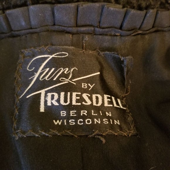 Furs by Truesdell Berlin Wisconsin Black Cape Vintage Formal S M L Persian Lamb - Picture 3 of 8